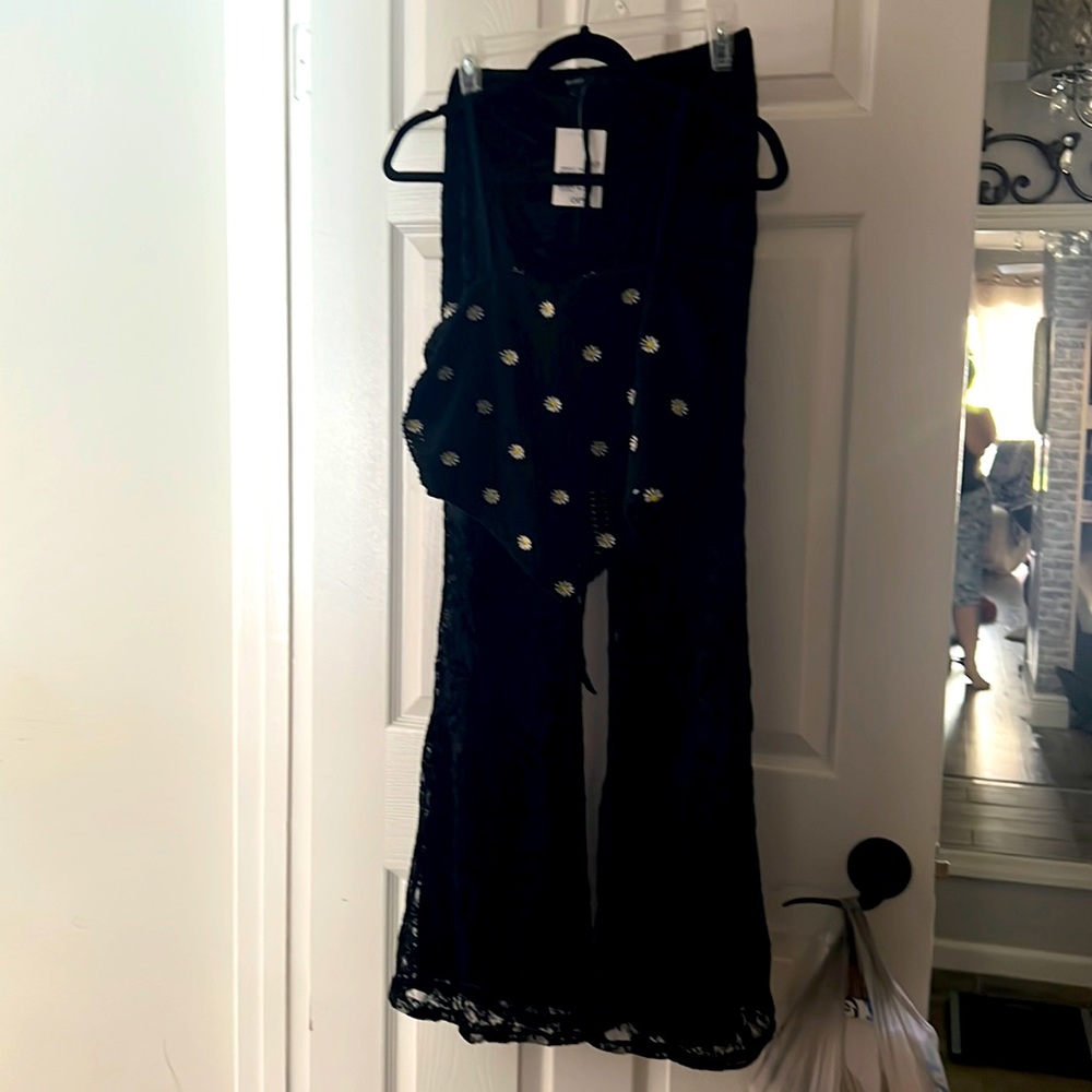 Outfit Pants Large pants and crop Top Xl